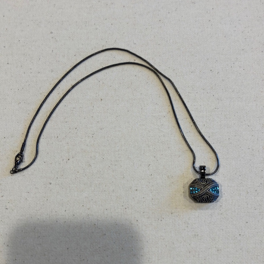 Pendant necklace